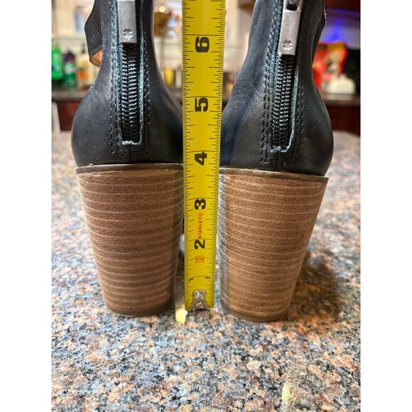 Lucky Brand Women's Valka Ankle Strap Block Heel Sandal Size 8.5 - Picture 6 of 12